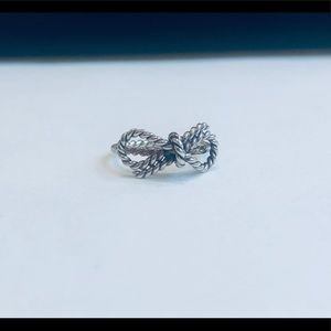 Tiffany & Co.
Retired Twisted Bow Ring